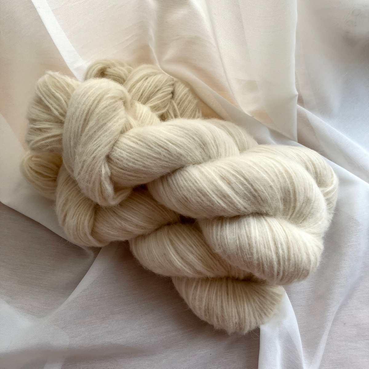 Ufarvet | Alpaca blow